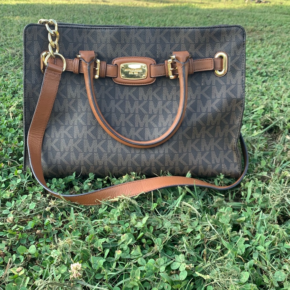 Micheal Kors signature print bag